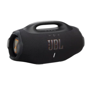 نمای سه‌ربع اسپیکر JBL Boombox 4 مشکی با لوگوی JBL، دسته حمل و رادیاتور جانبی